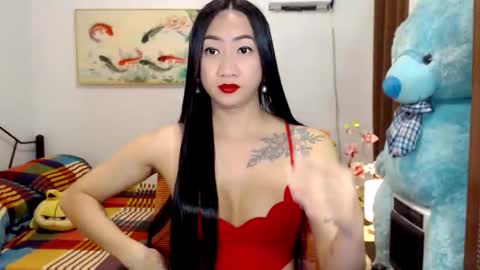 Snapshot of queenmistressts chatting on December 3, 7:38 am QUEEN online show from December 3, 7:38 am