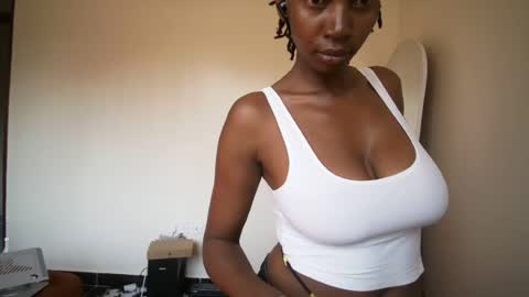 queenmom online show from July 31, 12:26 pm