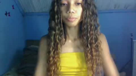 queennih online show from November 7, 7:25 pm