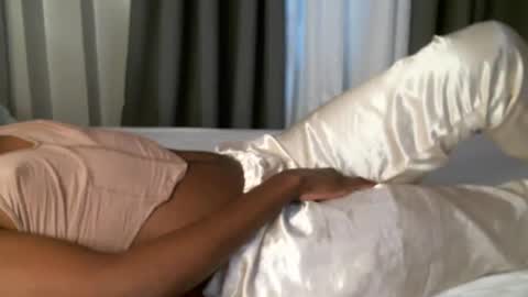 Snapshot of queenninaa chatting on July 4, 8:48 pm queenninaa online show from July 4, 8:48 pm