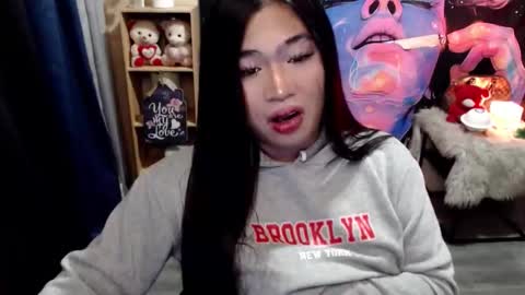 Snapshot of queenofcum169xx chatting on November 24, 3:56 pm Mikka online show from November 24, 3:56 pm