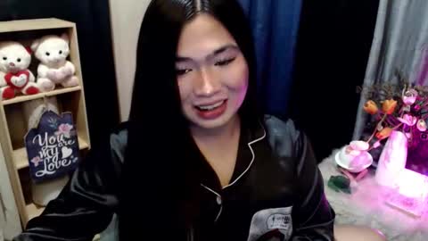 Snapshot of queenofcum169xx chatting on December 1, 4:12 pm Mikka online show from December 1, 4:12 pm