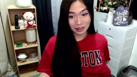 Snapshot of queenofcum169xx chatting on April 21, 6:23 pm Mikka online show from April 21, 6:23 pm