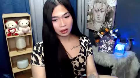 Snapshot of queenofcum169xx chatting on April 27, 5:33 pm Mikka online show from April 27, 5:33 pm