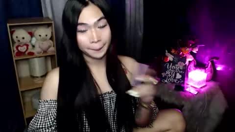 Snapshot of queenofcum169xx chatting on April 29, 6:47 pm Mikka online show from April 29, 6:47 pm