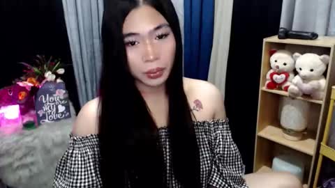 Snapshot of queenofcum169xx chatting on May 3, 4:57 pm Mikka online show from May 3, 4:57 pm