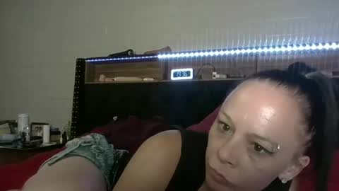 Snapshot of queenofmen33 chatting on June 8, 2:34 am queenofmen33 online show from June 8, 2:34 am
