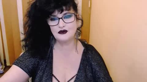 queenofsin online show from December 8, 8:04 pm