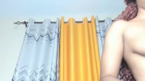 Snapshot of queenoftease_ chatting on March 19, 1:42 am queen mama online show from March 19, 1:42 am