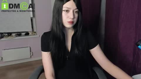 Snapshot of queenofwandss chatting on February 5, 8:02 pm follow my new insta online show from February 5, 8:02 pm