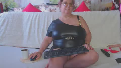 QueenPammy online show from January 12, 12:01 pm