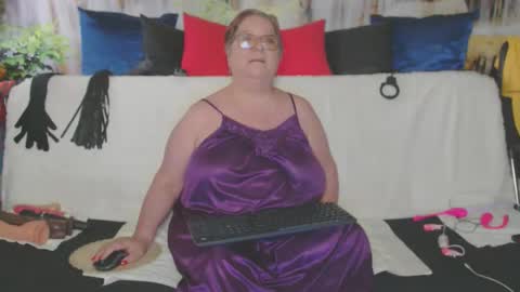 QueenPammy online show from May 20, 4:40 am