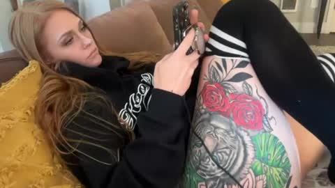 Snapshot of queenpeachz chatting on July 28, 7:50 pm Bree online show from July 28, 7:50 pm