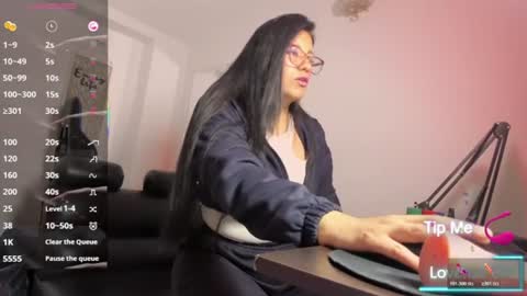 queenrose94 online show from July 18, 12:31 pm