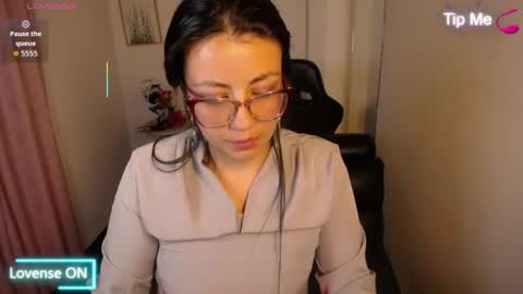 queenrose94 online show from July 28, 9:14 pm