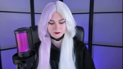 Snapshot of queenrosel chatting on October 31, 4:30 pm Rose online show from October 31, 4:30 pm