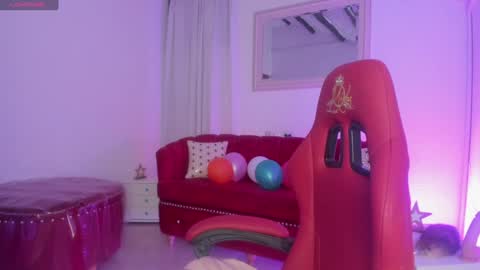 Queen Rose  online show from January 30, 7:26 pm