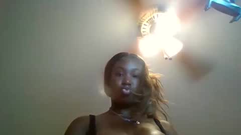 Snapshot of queensandyyy chatting on December 14, 10:58 pm queensandyyy online show from December 14, 10:58 pm