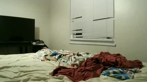 queenskull870 online show from September 30, 1:10 am