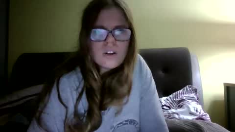 Snapshot of queenstuff chatting on February 12, 10:16 pm queenstuff online show from February 12, 10:16 pm