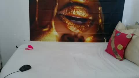 Snapshot of queenteex6993 chatting on July 26, 7:26 am queenteex6993 online show from July 26, 7:26 am