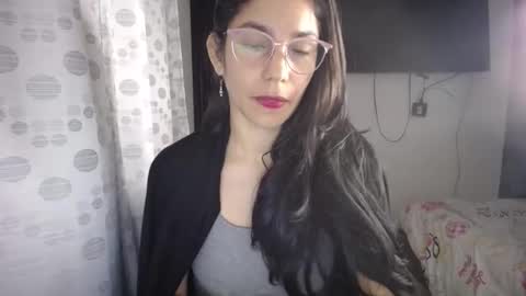 Snapshot of queenvictoria2023 chatting on December 23, 6:44 am Paola online show from December 23, 6:44 am