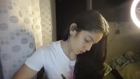 Snapshot of queenvictoria2023 chatting on January 23, 3:48 am Paola online show from January 23, 3:48 am