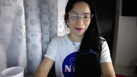 Snapshot of queenvictoria2023 chatting on February 13, 3:18 am Paola online show from February 13, 3:18 am