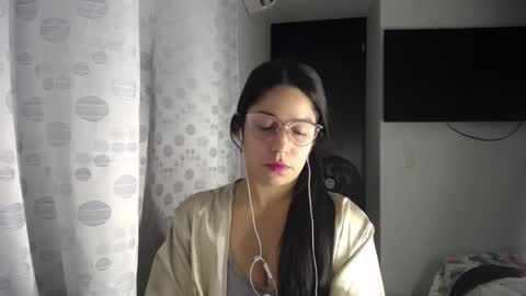 Snapshot of queenvictoria2023 chatting on March 27, 4:40 am Paola online show from March 27, 4:40 am