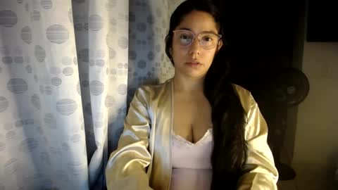Paola online show from July 8, 2:05 am