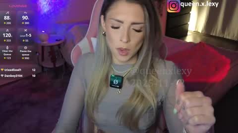 Snapshot of queenx_lexy chatting on November 12, 6:41 pm queenx_lexy online show from November 12, 6:41 pm