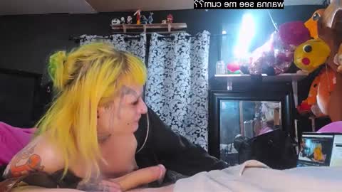 Snapshot of queer_burrito chatting on February 9, 5:33 am Sky Burrito online show from February 9, 5:33 am