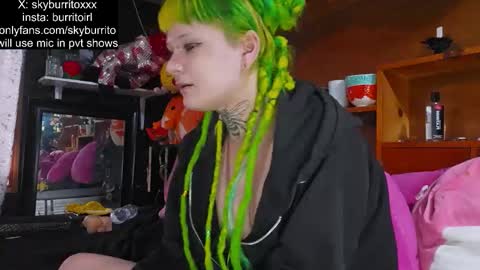 Snapshot of queer_burrito chatting on March 4, 8:48 pm Sky Burrito online show from March 4, 8:48 pm