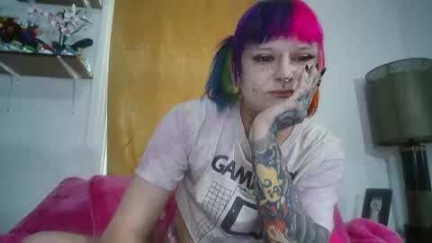 Snapshot of queer_burrito chatting on April 18, 3:49 pm Sky Burrito online show from April 18, 3:49 pm