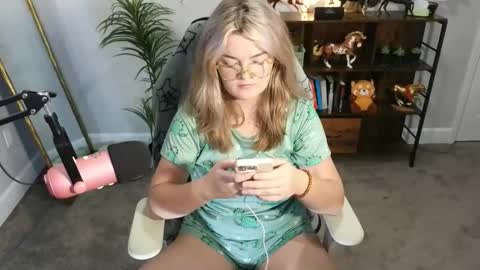 Bri online show from November 19, 12:32 am