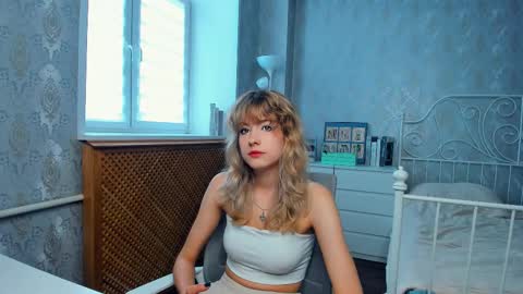 Sara online show from September 19, 7:32 am
