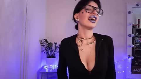 Snapshot of quiet_smile chatting on September 28, 10:31 am quiet_smile online show from September 28, 10:31 am