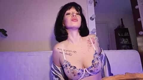 Snapshot of quiet_smile chatting on December 4, 10:35 am quiet_smile online show from December 4, 10:35 am