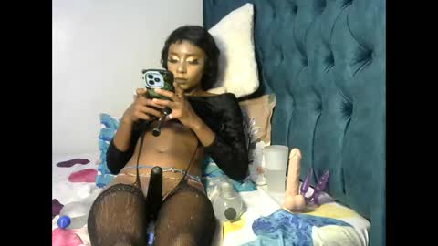 quin_z online show from October 8, 11:13 pm