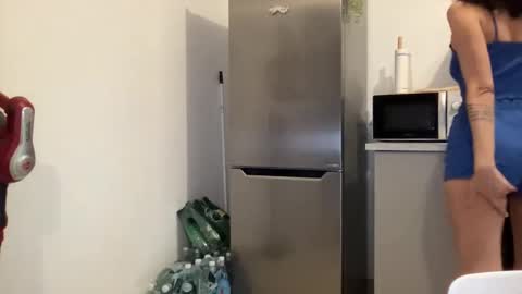 Quinnyelena online show from February 12, 3:38 pm