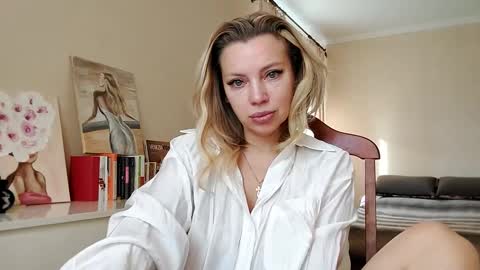 Snapshot of qurli24 chatting on February 26, 9:32 am qurli24 online show from February 26, 9:32 am