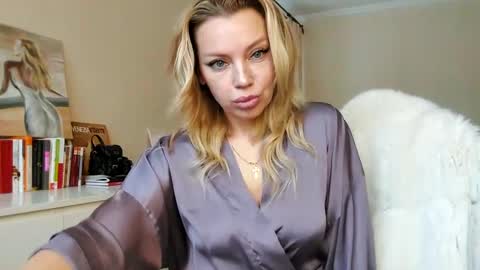 Snapshot of qurli24 chatting on March 2, 10:24 am qurli24 online show from March 2, 10:24 am