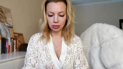 Snapshot of qurli24 chatting on March 3, 12:27 pm qurli24 online show from March 3, 12:27 pm