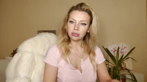 Snapshot of qurli24 chatting on March 8, 7:20 pm qurli24 online show from March 8, 7:20 pm