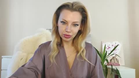 Snapshot of qurli24 chatting on March 9, 11:25 am qurli24 online show from March 9, 11:25 am