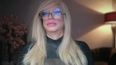 ViVaLuvLicious online show from February 13, 1:45 am