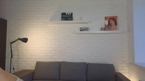 kiri online show from April 19, 3:11 pm