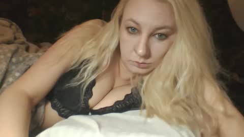 qwertyui online show from October 23, 4:45 am