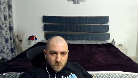 Snapshot of r0bila chatting on January 29, 11:56 pm R0bila online show from January 29, 11:56 pm