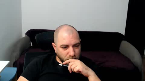 Snapshot of r0bila chatting on October 17, 7:05 pm R0bila online show from October 17, 7:05 pm